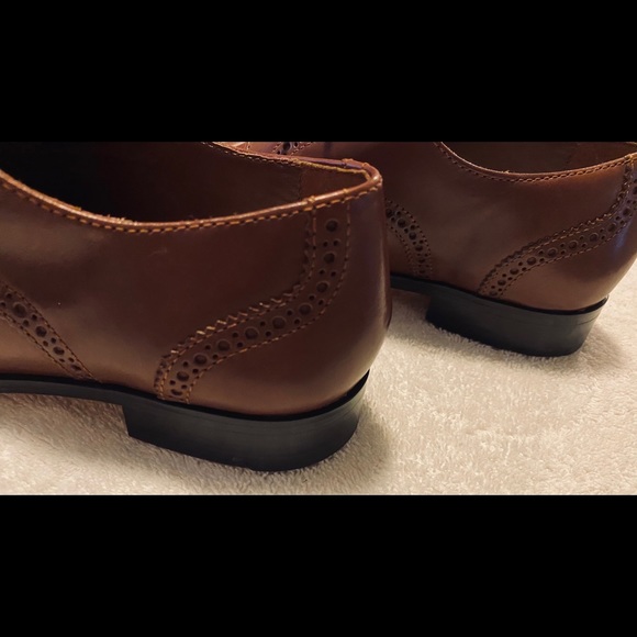 Almost Brand New High Quality Shoes By COLE HAAN - Box 57 - Picture 3 of 6